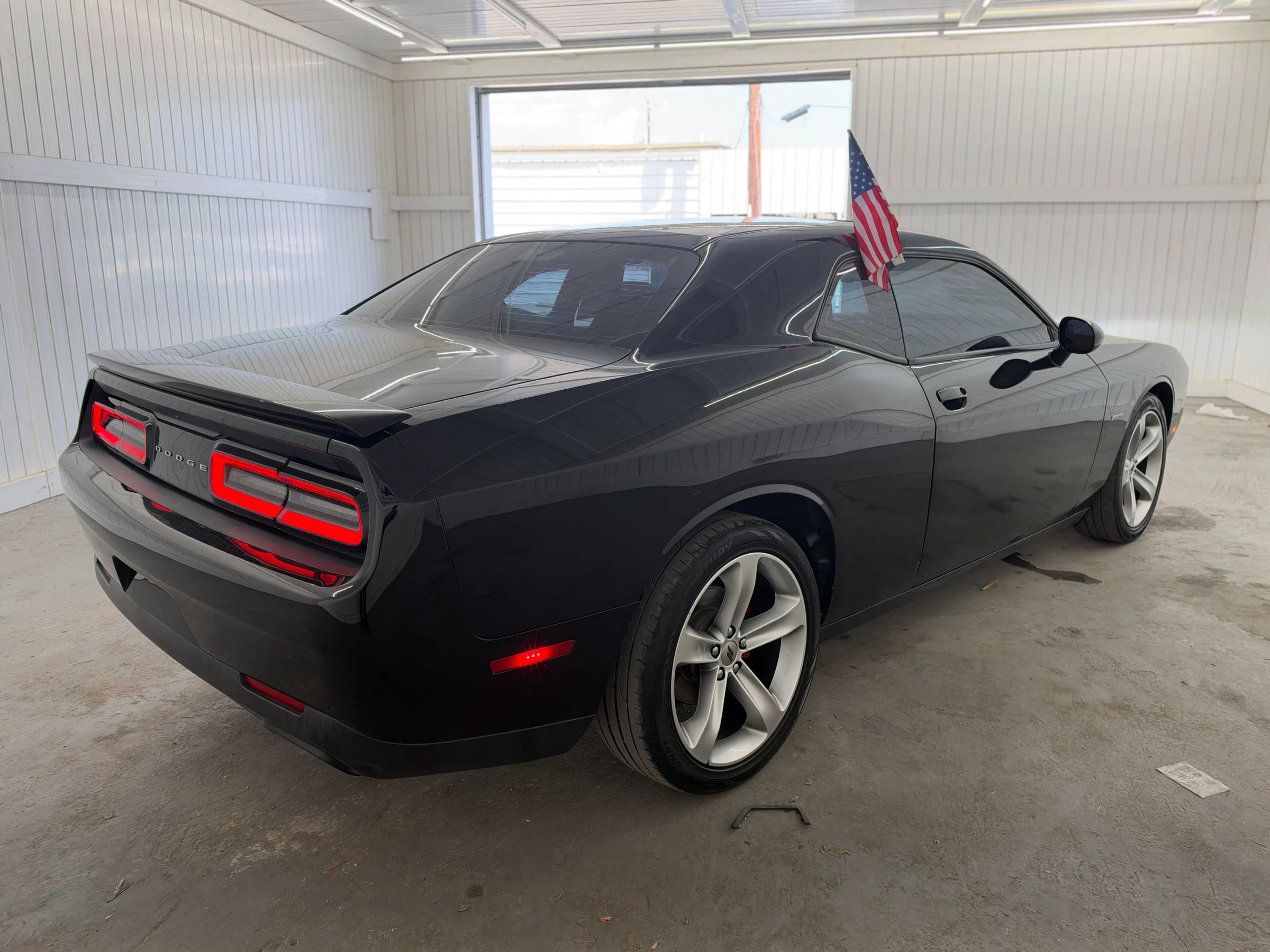 Used 2017 Dodge Challenger R/T RWD image 5