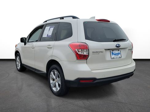 Used 2016 Subaru Forester 2.5i Premium image 3