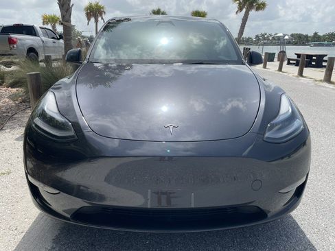 Used 2024 Tesla Model Y Long Range AWD/4WD image 4