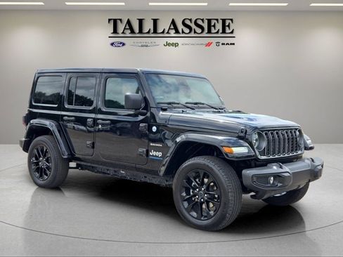 Used 2024 Jeep Wrangler Unlimited Sahara AWD/4WD image 10