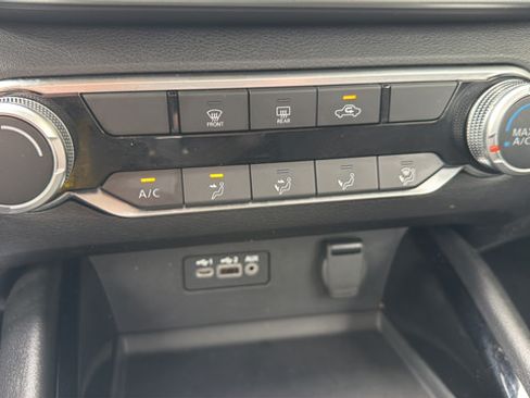 Used 2024 Nissan Altima 2.5 SV AWD/4WD image 17