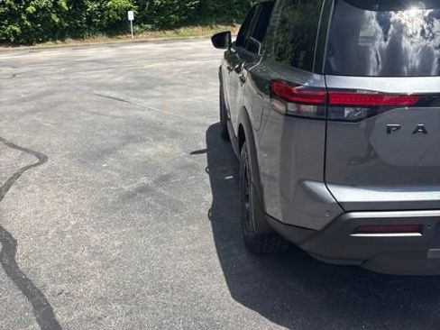 Used 2025 Nissan Pathfinder Rock Creek AWD/4WD image 7