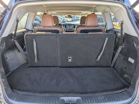 Used 2018 Toyota Highlander Limited Platinum image 6