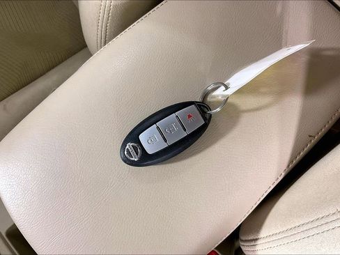 Used 2015 Nissan Rogue SV image 14