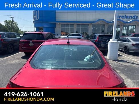 Used 2017 Ford Fusion SE w/ Fusion SE Technology Package FWD image 5