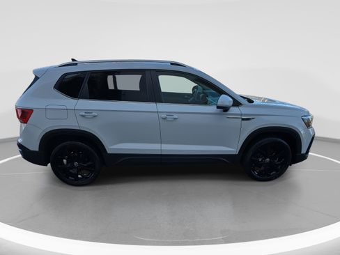 Used 2022 Volkswagen Taos SE image 4