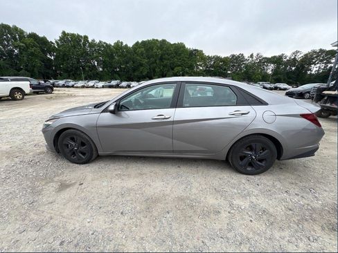 Used 2022 Hyundai Elantra SEL w/ Convenience Package FWD image 6
