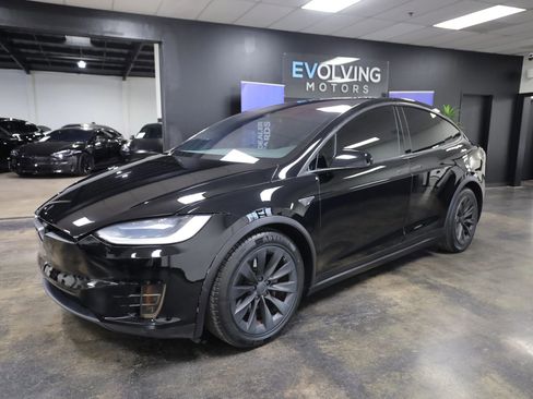 Used 2016 Tesla Model X 75D image 4