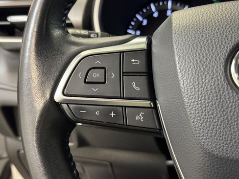 Used 2020 Toyota Highlander XLE image 34