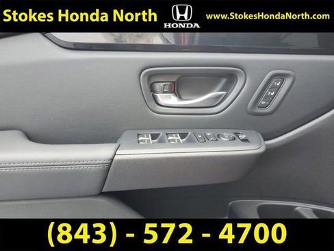 New 2025 Honda Pilot Touring image 13