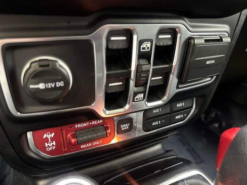 Used 2023 Jeep Wrangler Unlimited Rubicon 4xe w/ Cold Weather Group AWD/4WD image 68
