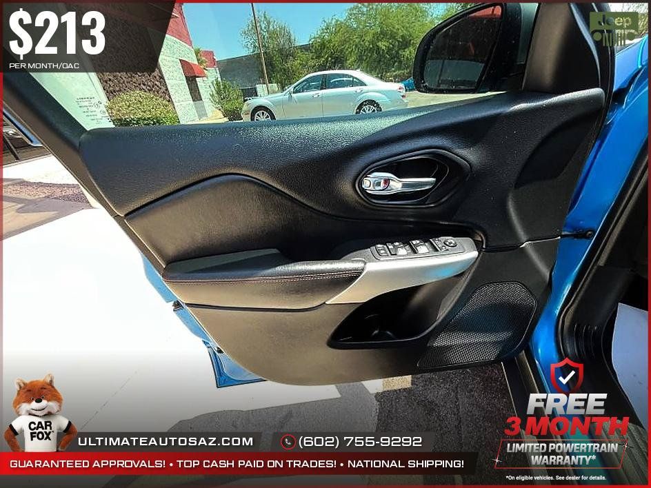 Used 2017 Jeep Cherokee Trailhawk w/ Comfort/Convenience Group AWD/4WD image 10