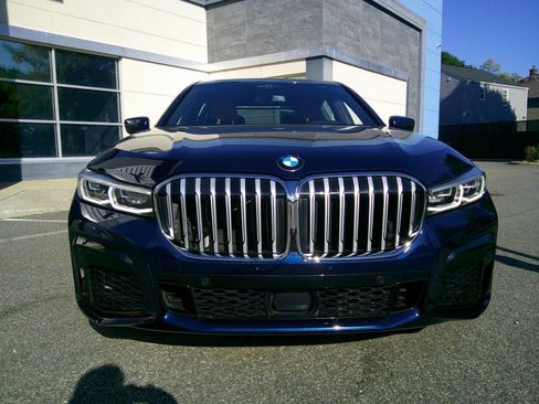Used 2021 BMW 750i xDrive w/ Luxury Rear Seating Package AWD/4WD image 21