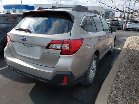 Used 2019 Subaru Outback 2.5i Premium image 5