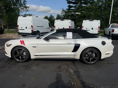 Used 2017 Ford Mustang GT Premium RWD image 7