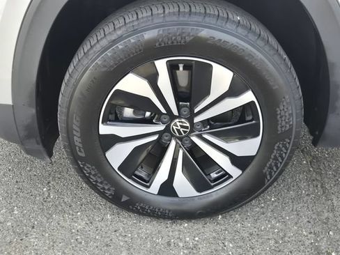 Used 2024 Volkswagen Atlas SE FWD image 18