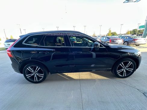 Used 2019 Volvo XC60 T5 Momentum w/ Multimedia Package FWD image 6