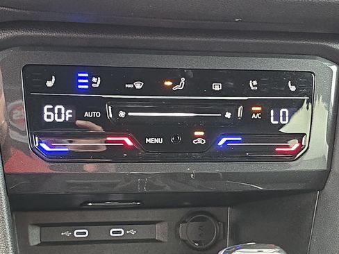 Certified 2024 Volkswagen Tiguan SEL R-Line AWD/4WD image 24
