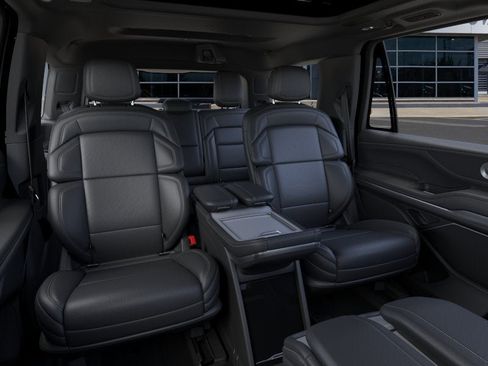 New 2026 Lincoln Navigator Reserve w/ Jet Appearance Package AWD/4WD image 11