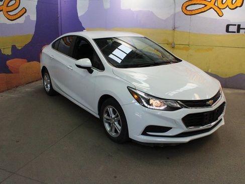Used 2018 Chevrolet Cruze LT image 4