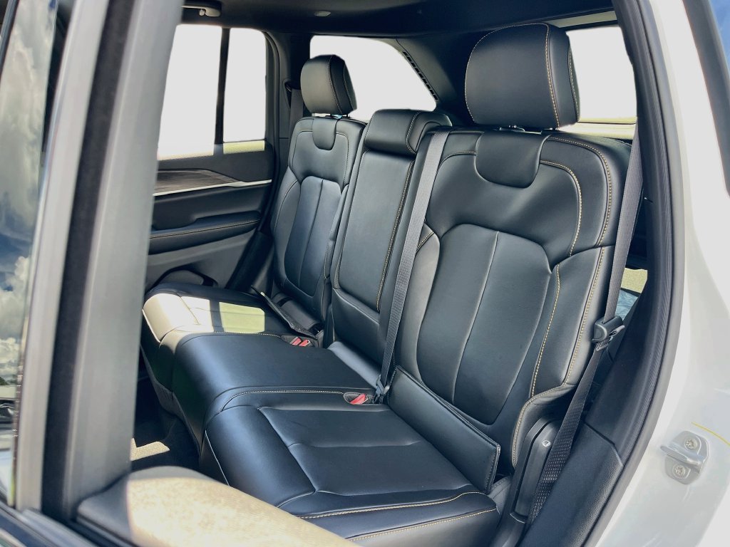 New 2026 Jeep Grand Cherokee Limited AWD/4WD image 22