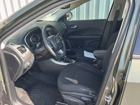 Used 2018 Jeep Compass Sport AWD/4WD image 11