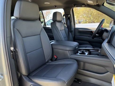 New 2026 Chevrolet Suburban LT w/ Comfort Package image 25