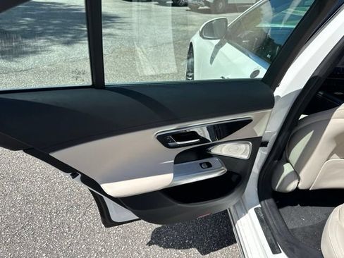 Used 2024 Mercedes-Benz E 350 4MATIC Sedan image 10
