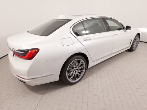 Used 2020 BMW 750i xDrive w/ Executive Package AWD/4WD image 12