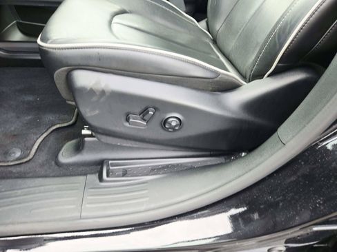 Used 2024 Chrysler Pacifica Limited w/ S Appearance Package FWD image 43