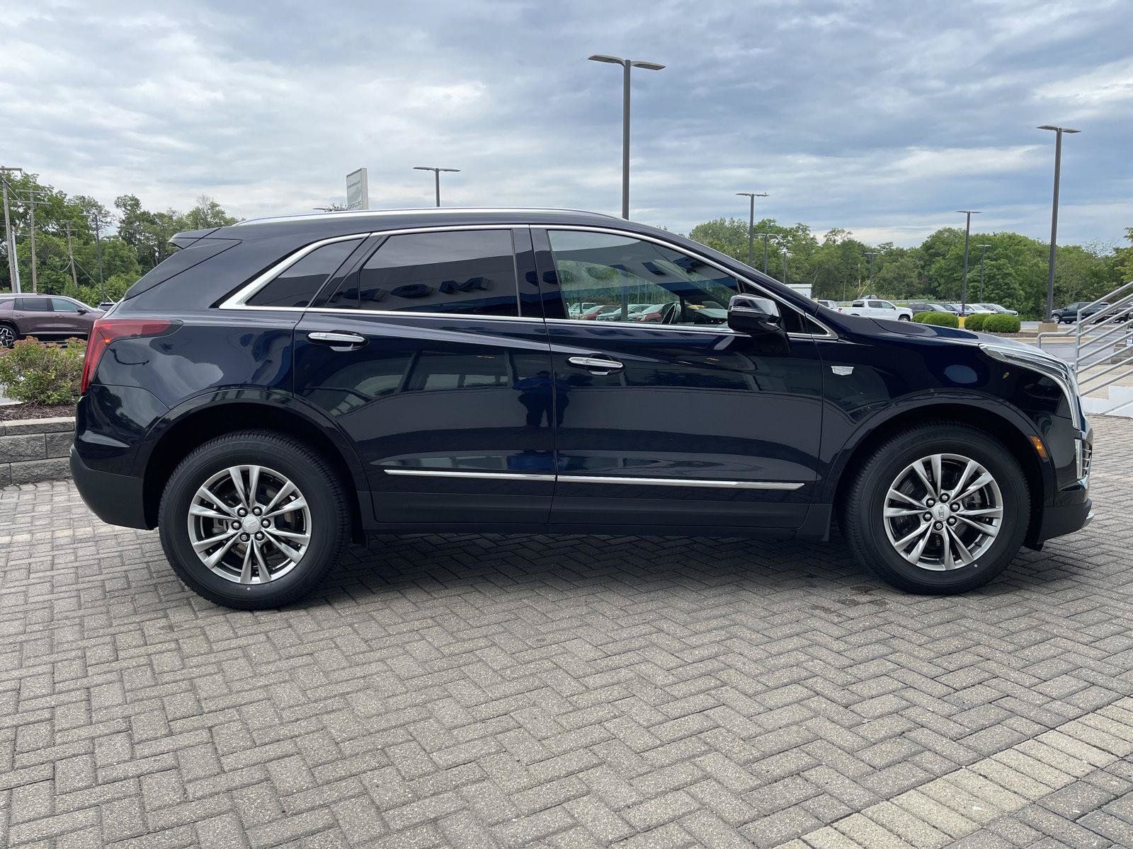 Used 2021 Cadillac XT5 Premium Luxury w/ LPO, Floor Liner Package AWD/4WD image 6