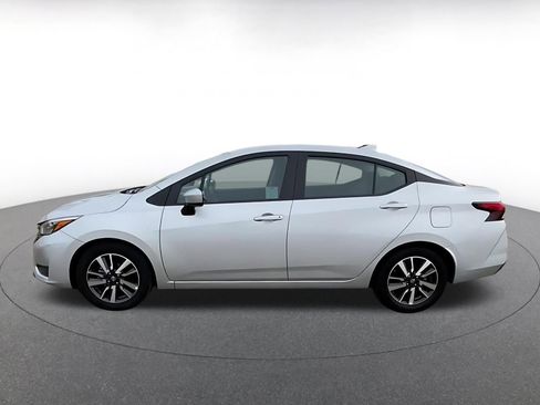 Used 2025 Nissan Versa SV image 8