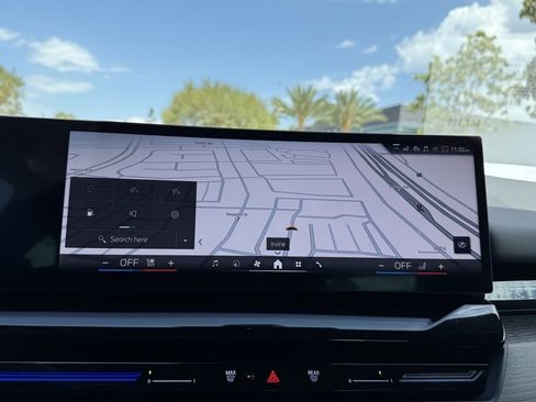 Used 2025 BMW 530i w/ Premium Package image 27