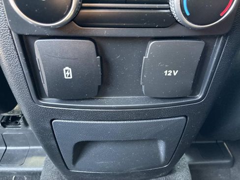 Used 2023 Ford Explorer XLT w/ Equipment Group 202A AWD/4WD image 18