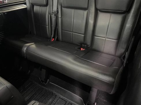 Used 2014 Lincoln Navigator 4WD image 23