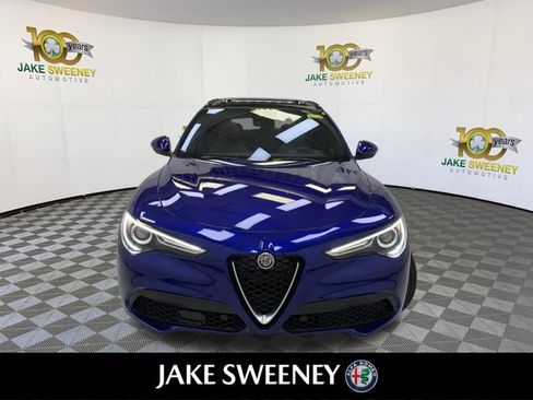 Used 2023 Alfa Romeo Stelvio Ti AWD/4WD image 3