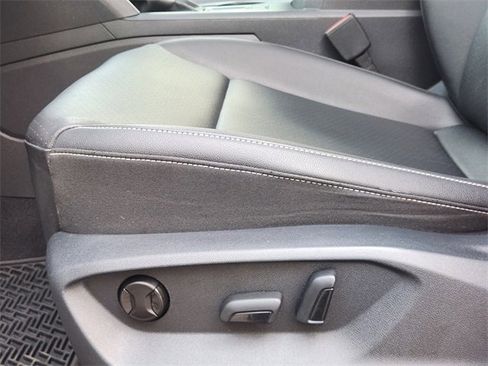 Used 2021 Volkswagen Atlas SE image 17