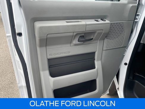 Used 2025 Ford E-450 and Econoline 450 Super Duty w/ Power Equipment Group image 9