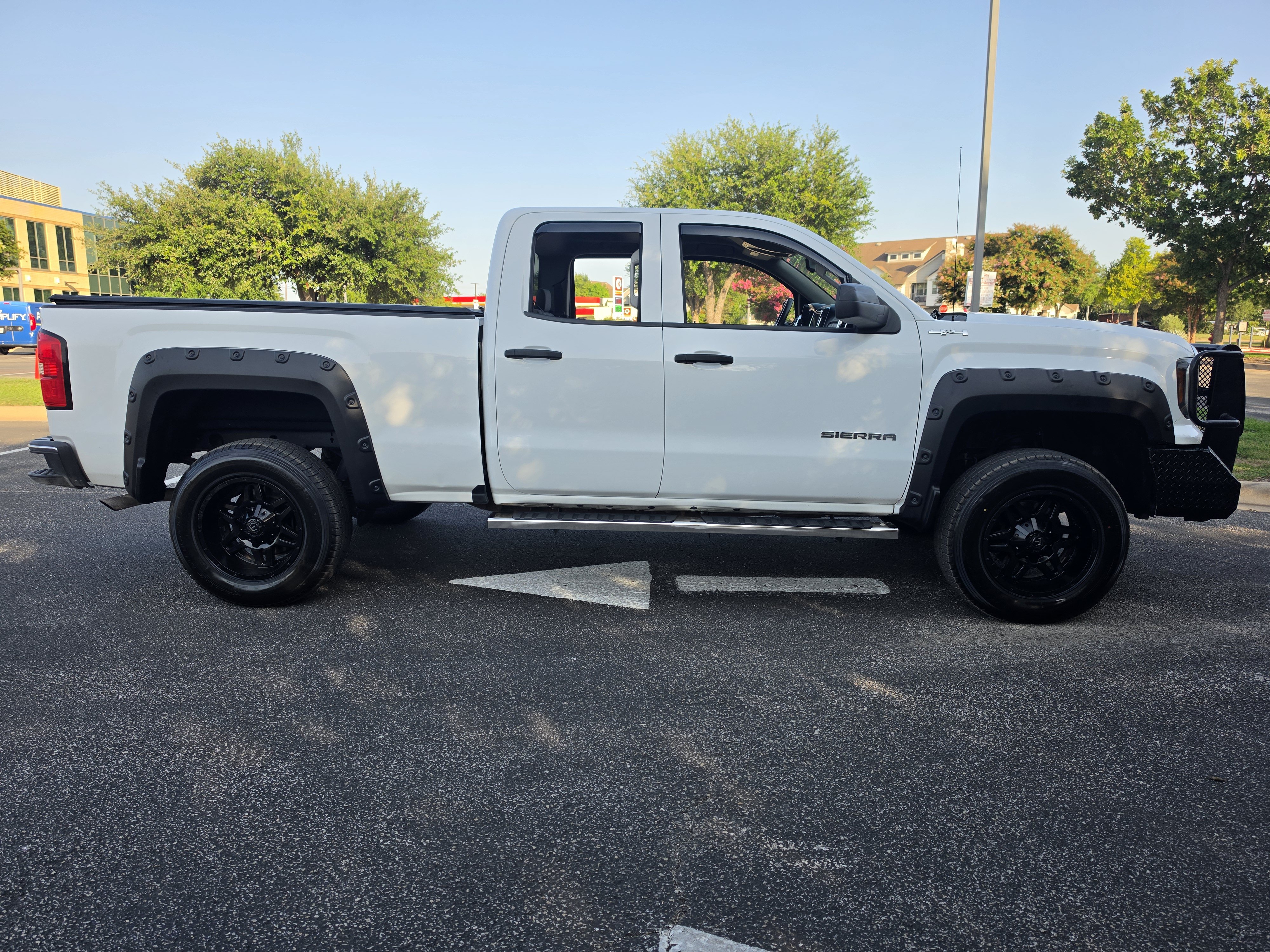 Used 2017 GMC Sierra 1500 4x4 Double Cab w/ Sierra Convenience Package image 8