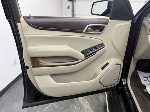 Used 2019 GMC Yukon Denali w/ Denali Ultimate Black Edition AWD/4WD image 15