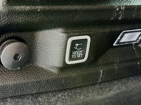 Used 2024 Jeep Grand Cherokee L Summit AWD/4WD image 32