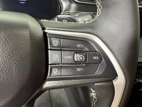 Certified 2023 Jeep Grand Cherokee L Laredo AWD/4WD image 27