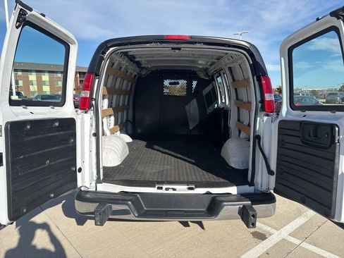 Used 2023 Chevrolet Express 2500 w/ Driver Convenience Package image 12