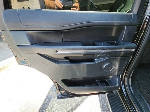 Certified 2021 Ford Expedition XLT image 16