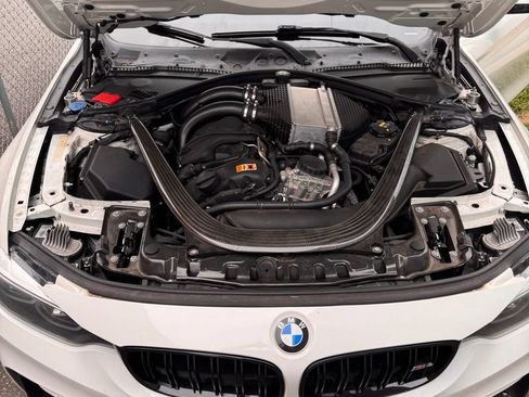 Used 2018 BMW M4 Coupe RWD image 2