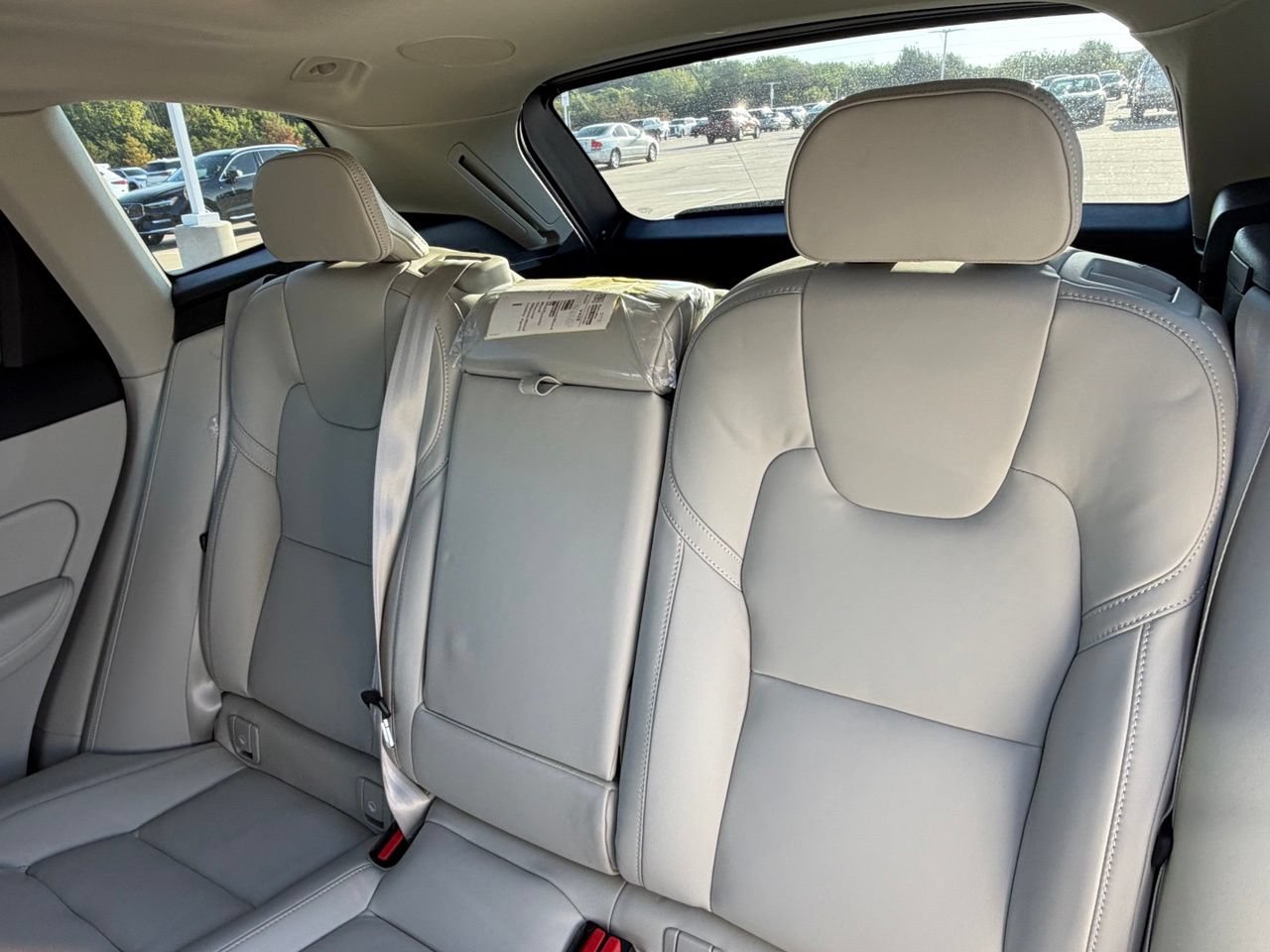 New 2027 Volvo XC60 B5 Ultra AWD/4WD image 22