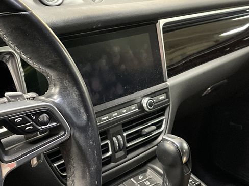 Used 2019 Porsche Macan image 10