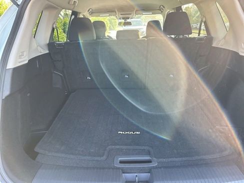 Used 2024 Nissan Rogue S AWD/4WD image 11