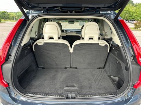 Used 2023 Volvo XC90 B6 Plus image 31