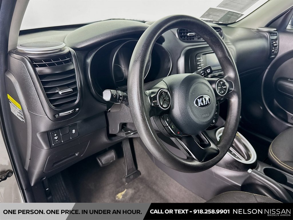 Used 2016 Kia Soul + FWD image 9